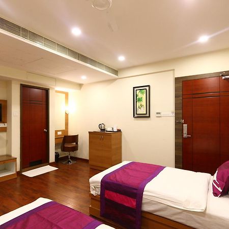 Fabhotel Prime Adore Residency Csennai Kültér fotó
