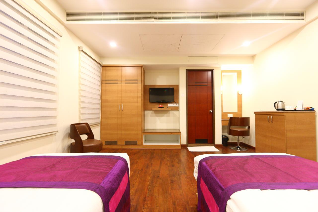 Fabhotel Prime Adore Residency Csennai Kültér fotó