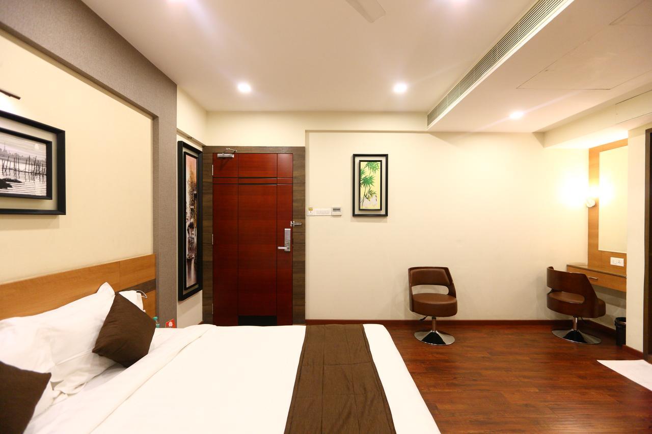 Fabhotel Prime Adore Residency Csennai Kültér fotó